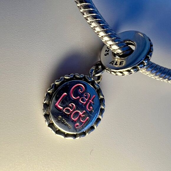 Disney x Pandora Aristocats Marie Cat Lady Dangle Charm Pendant - Picture 10 of 12